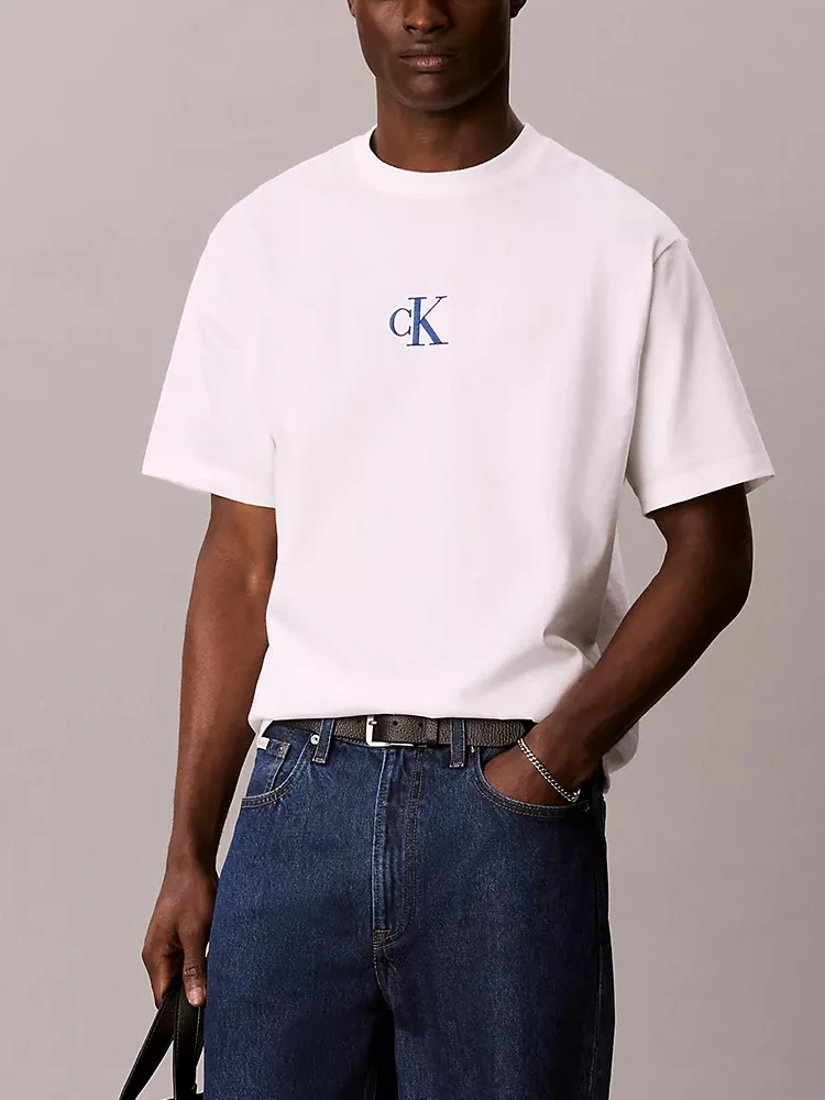 CK Herren Rundhals-Kurzarm-T-Shirt mit Brust-Stickerei, minimalistisches Design, klassisches Alltags-Freizeit-Oberteil für Männer – Detail 4