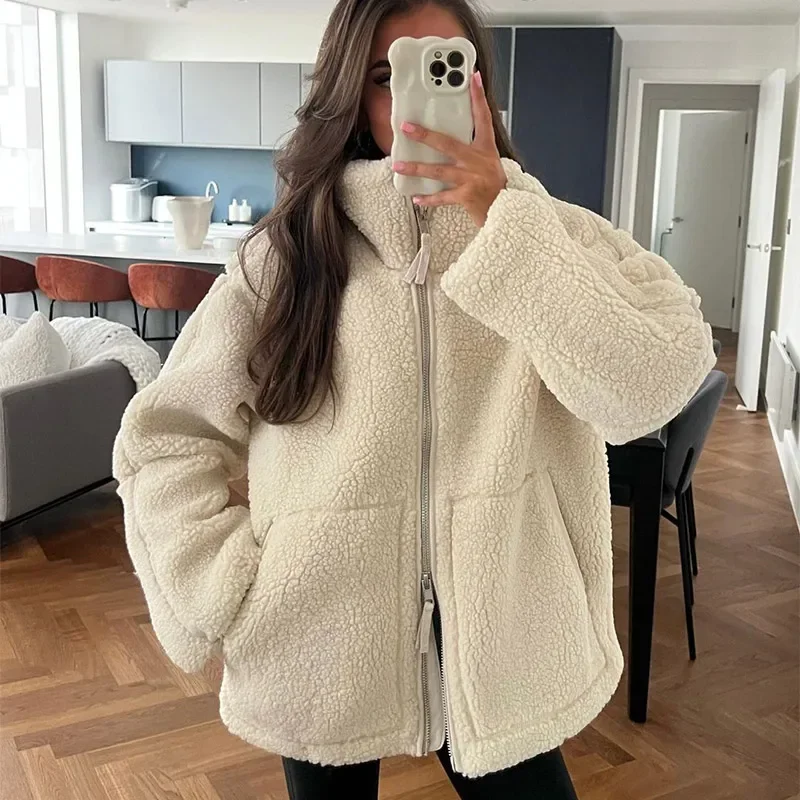 

Female Outerwear Winter Chic Girl Lamb Fleece Women's Short Jacket Zipper Long Sleeved Pocket Warm Coat Fashion High Street