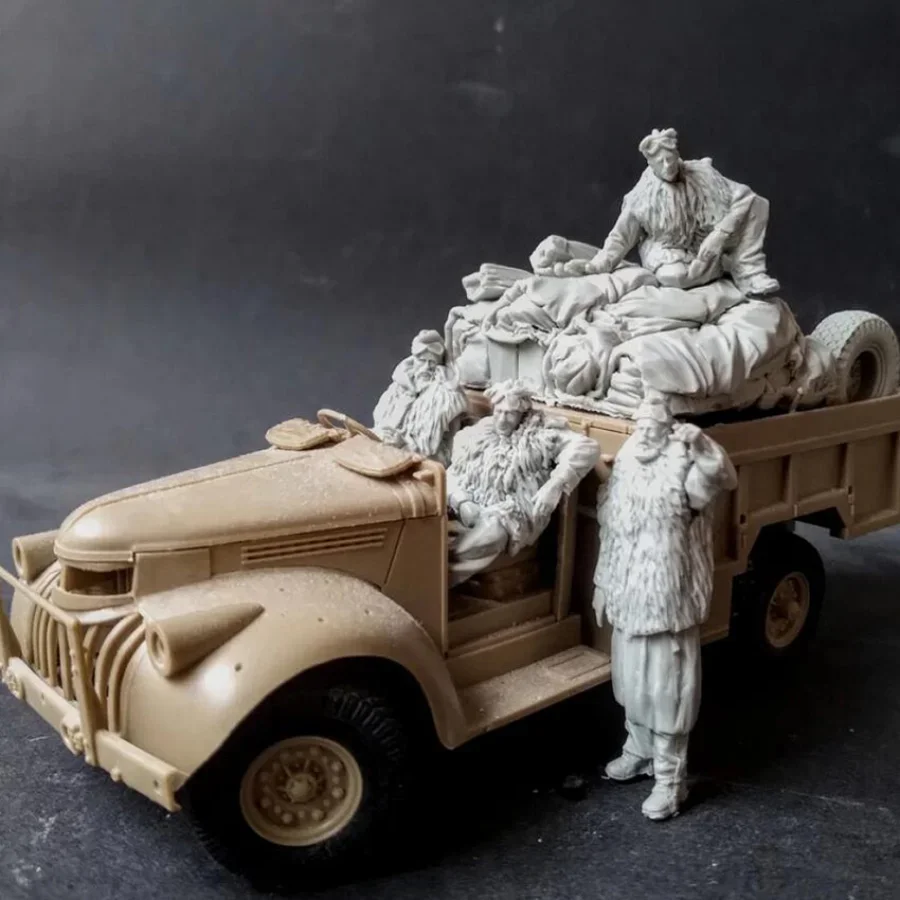 1/35 Resin Figure Model Kit 2 British Army LRDG Crew Set in North Africa (Rear Storage and 4 Figures) Unpainted Free Shipping