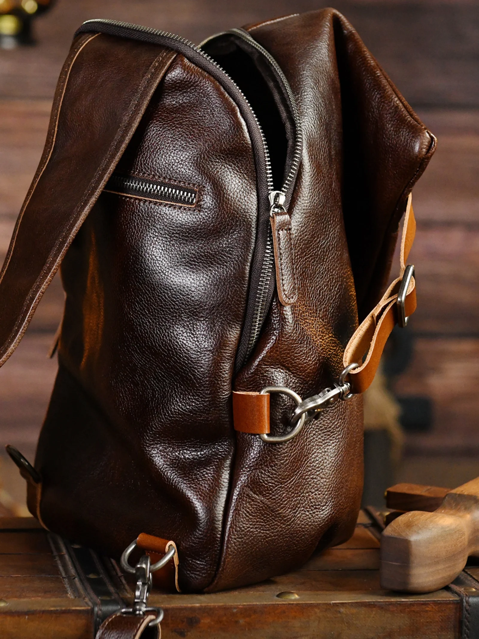 2024 New Vintage Men's Chest Bag Shoulder Top Layer Cowhide Leather Large Sling Bag Casual Fashion Boy's Riding Crossbody Bag