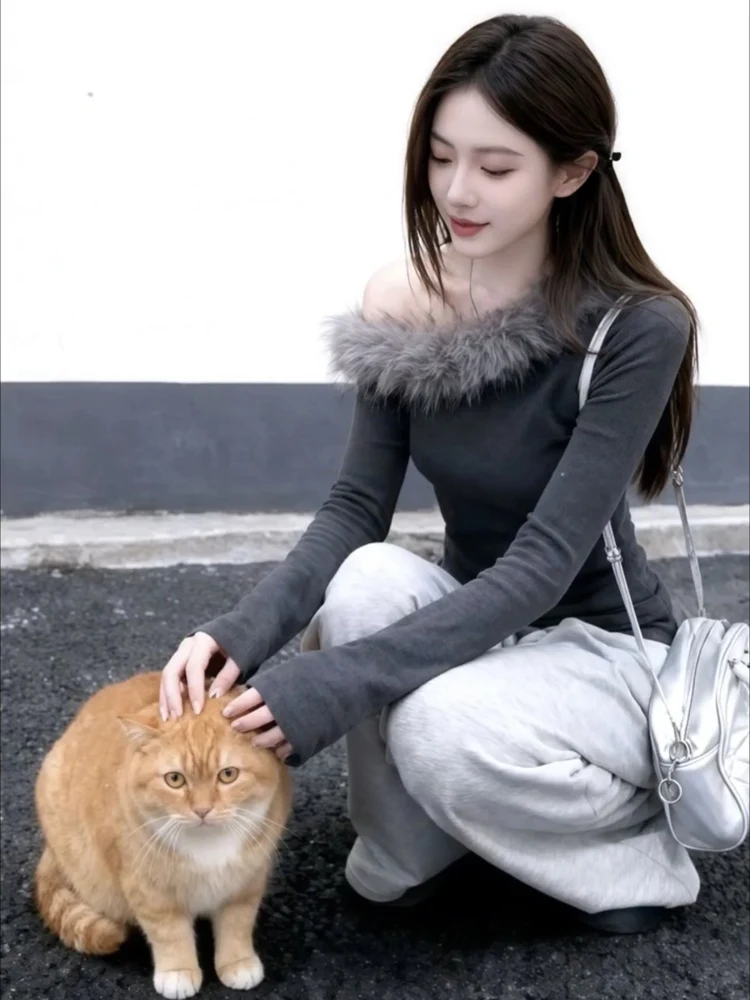 Camiseta Feminina de Outono/Inverno com Gola de Pele Inclinada e Design Americano Estilo Spicy Girl - Pure Desire