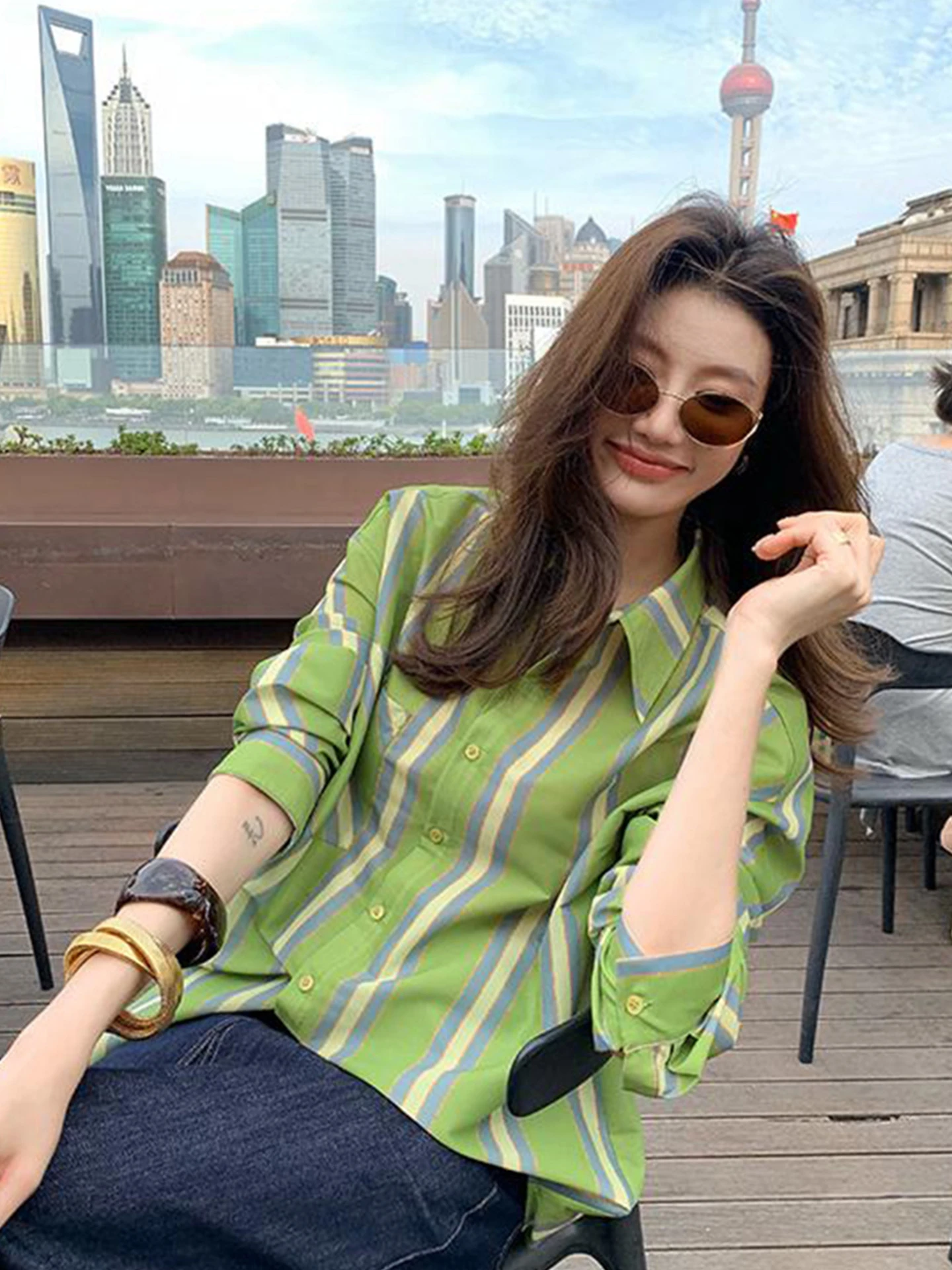 

Удобная женская блузка в стиле ретро с цветными вставками, летняя новинка, универсальный топ в корейском стиле, прямой крой, из шелковой ткани