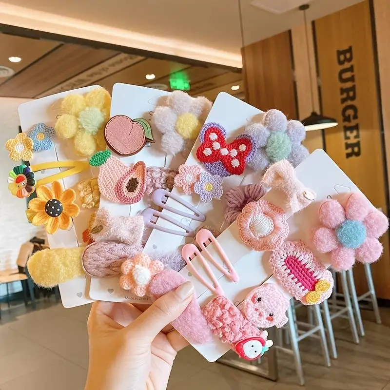 8pcs/9pcs Baby Girls Cute Plush Cartoon Shaped Embroidered Clips, Gift For Hair Accessories