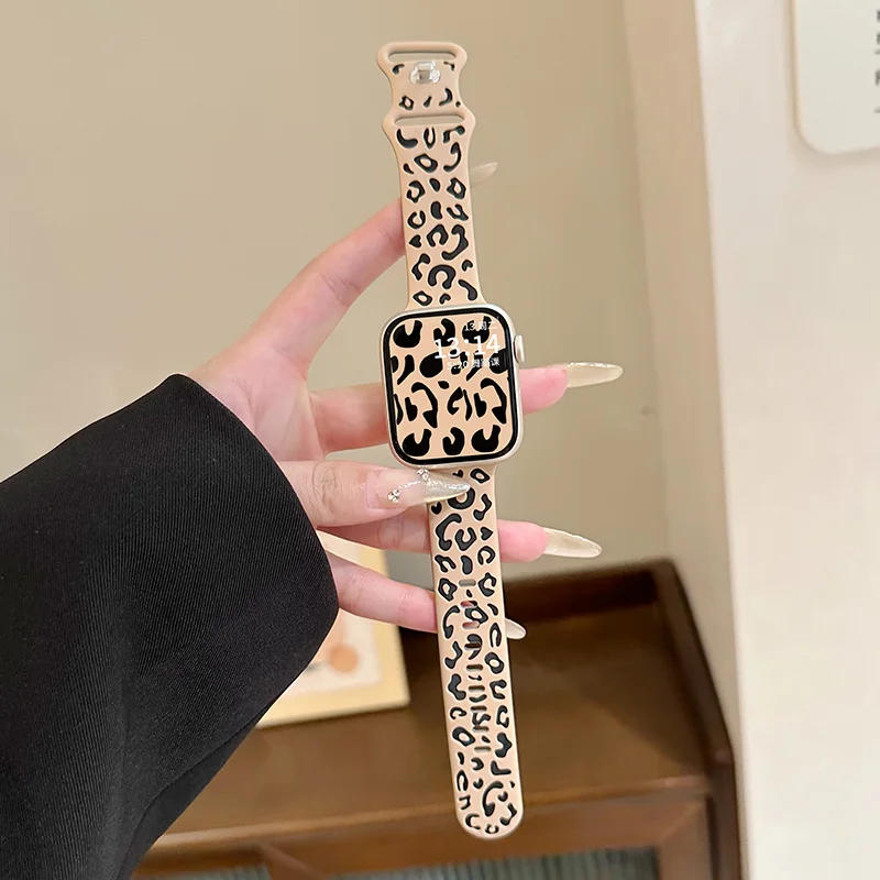 Cute Strap For Apple Watch Band 40 44 42 45 41 49 38mm Leopard Print Silicone Engraved Bracelet Series 8 9 7 SE 6 5 4 ultra 2 3