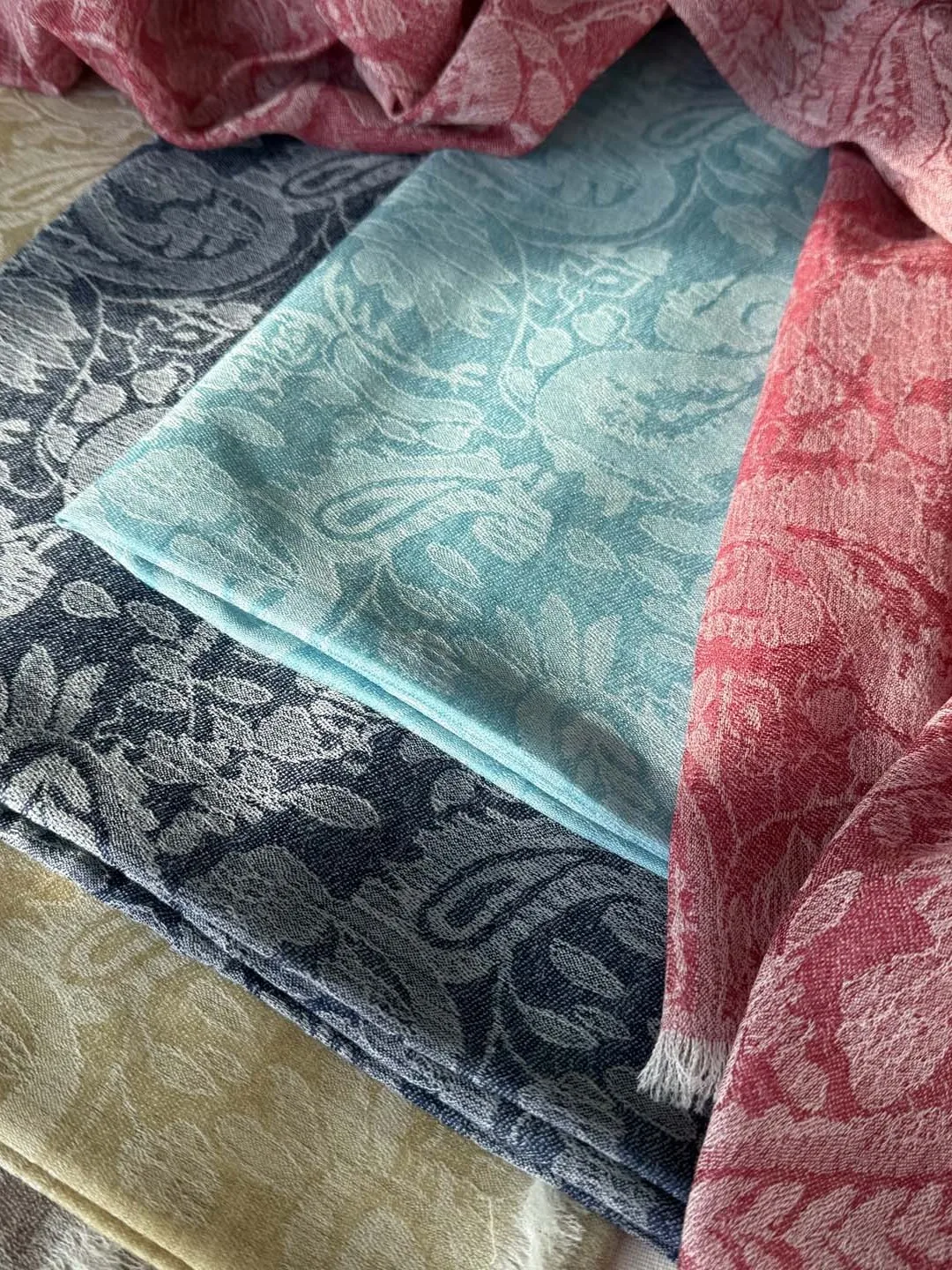 nuova-sciarpa-in-pura-lana-per-la-primavera-sciarpa-in-seta-scialle-per-ambienti-climatizzati-modello-sottile-con-motivo-ricamato-decorativa-rettangolare