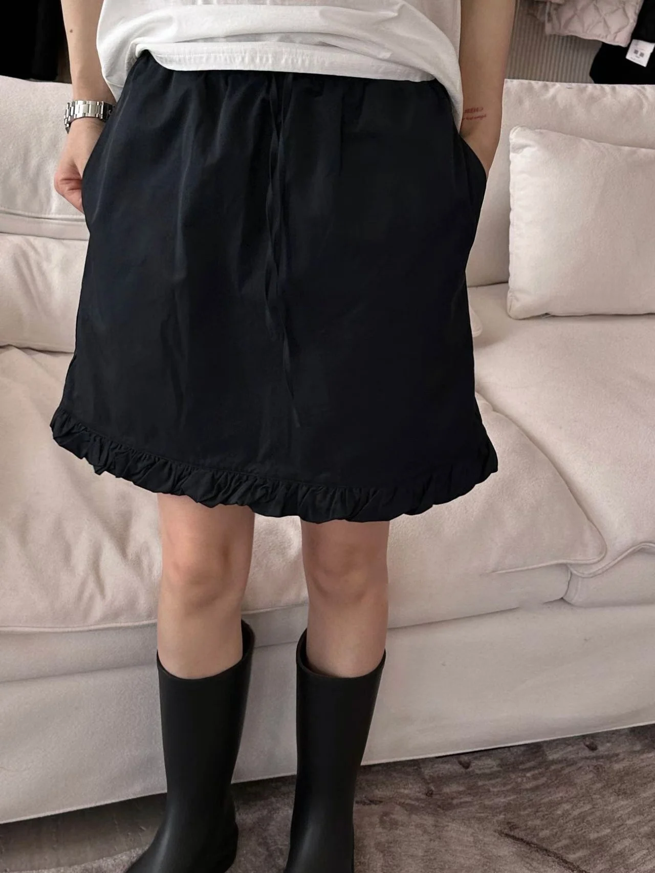 

Короткая юбка с высокой талией и эластичным поясом, с карманами, в корейском стиле, утягивающая, свободного кроя, А-силуэт, для весны и лета, женская