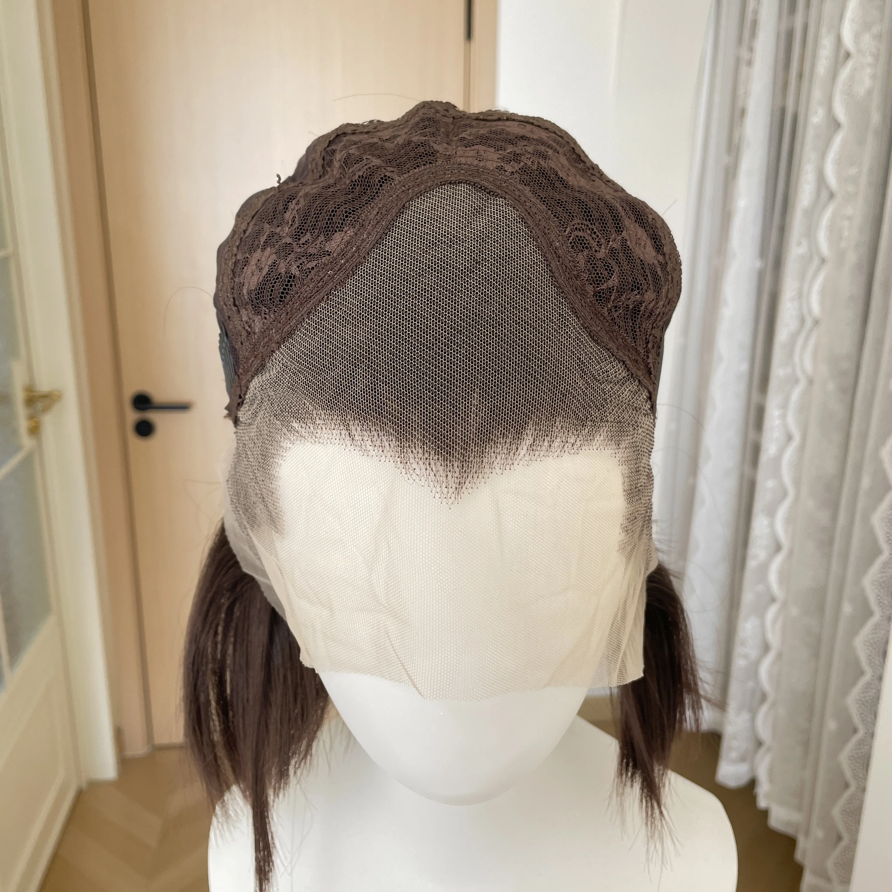 Widow‘s Peak Medium Brown Synthetic Wigs for Men 13x4 Lace Front Wigs Short Bob Cut Cosplay Wigs for Women 150% Density Glueless