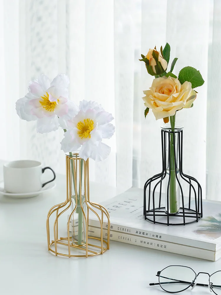 Nordic Artificial Flowers Vase INS Flower Vase Metal Plant Holder Iron Line Gold Vase Solid Flower Rack Holder Table Decor