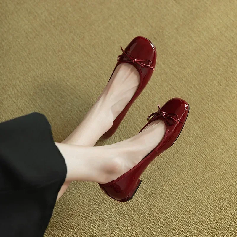 

New Style Women Retro Gentle Bowknot Flat Shoes Fashion Elegant Red Square Toe Stiletto Pumps Autumn Dress Loafer Casual Shoes