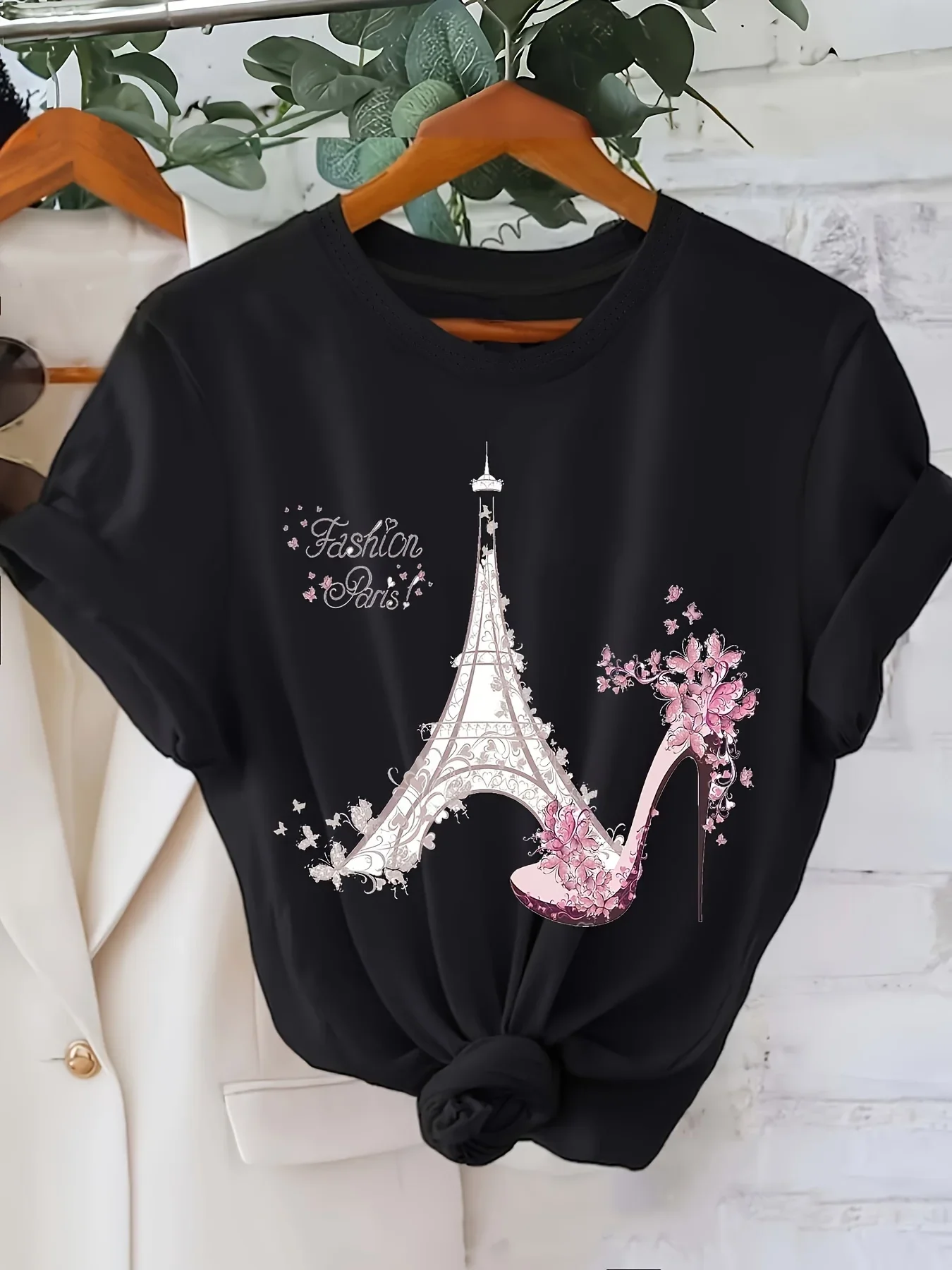 Kaus Cetak Menara Eiffel Wanita Ukuran Besar dengan Sepatu Hak Tinggi Bunga Sakura Gaya Paris, Atasan Leher Bulat Lengan Pendek Longgar