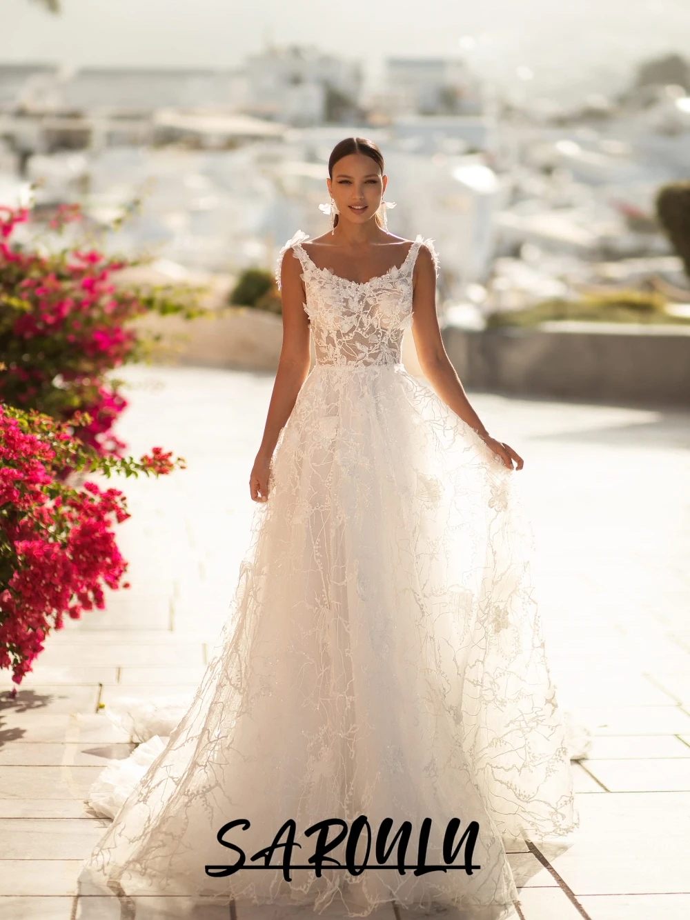 

Romantic Flowers Straps Plus Size Wedding Dress Dazzling Destination Graceful Bride Wear Customized Delicate Lace Bridal Gown