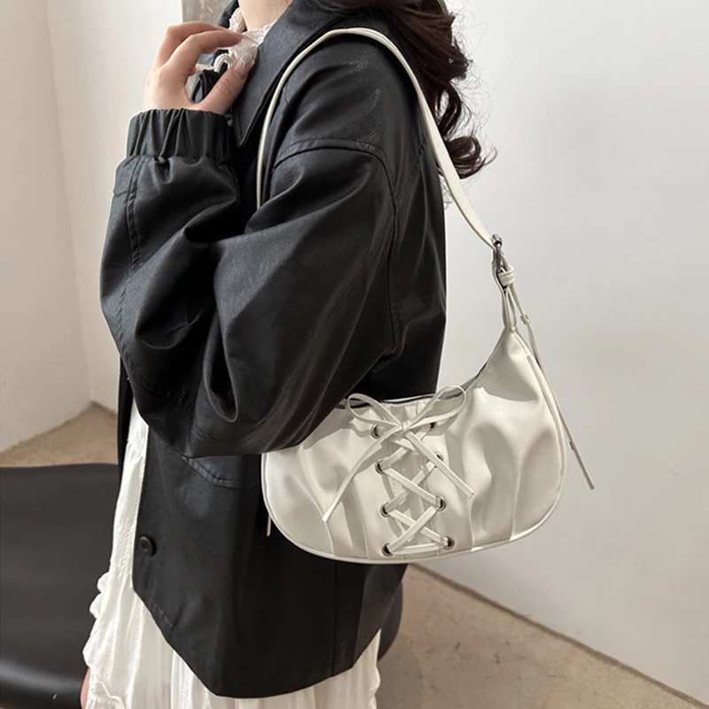 Schicke Schleifendesign Halbmond-Form Umhängetasche Y2K Vintage-Stil Hobo Handtasche für Damen Täglicher Gebrauch – Detail 4