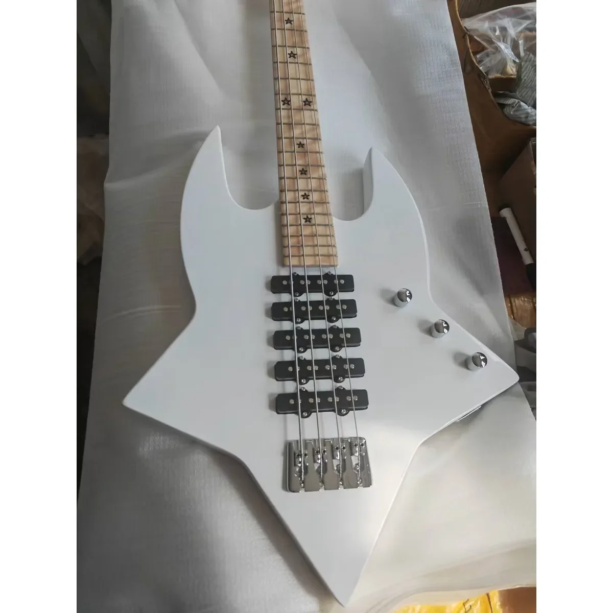 Handmade 4-String Electric Bass Guitar, 24 Frets, Star Inlays, Maple Fretboard, White Finish, Chrome Hardware