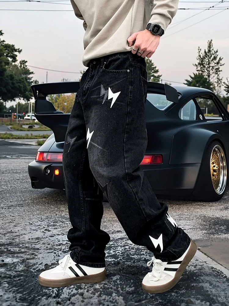 

Мужские джинсы Extra Large 300 Pou в стиле американского стритвира, с кожаными вставками и принтом «молния», повседневные, свободные, прямого кроя