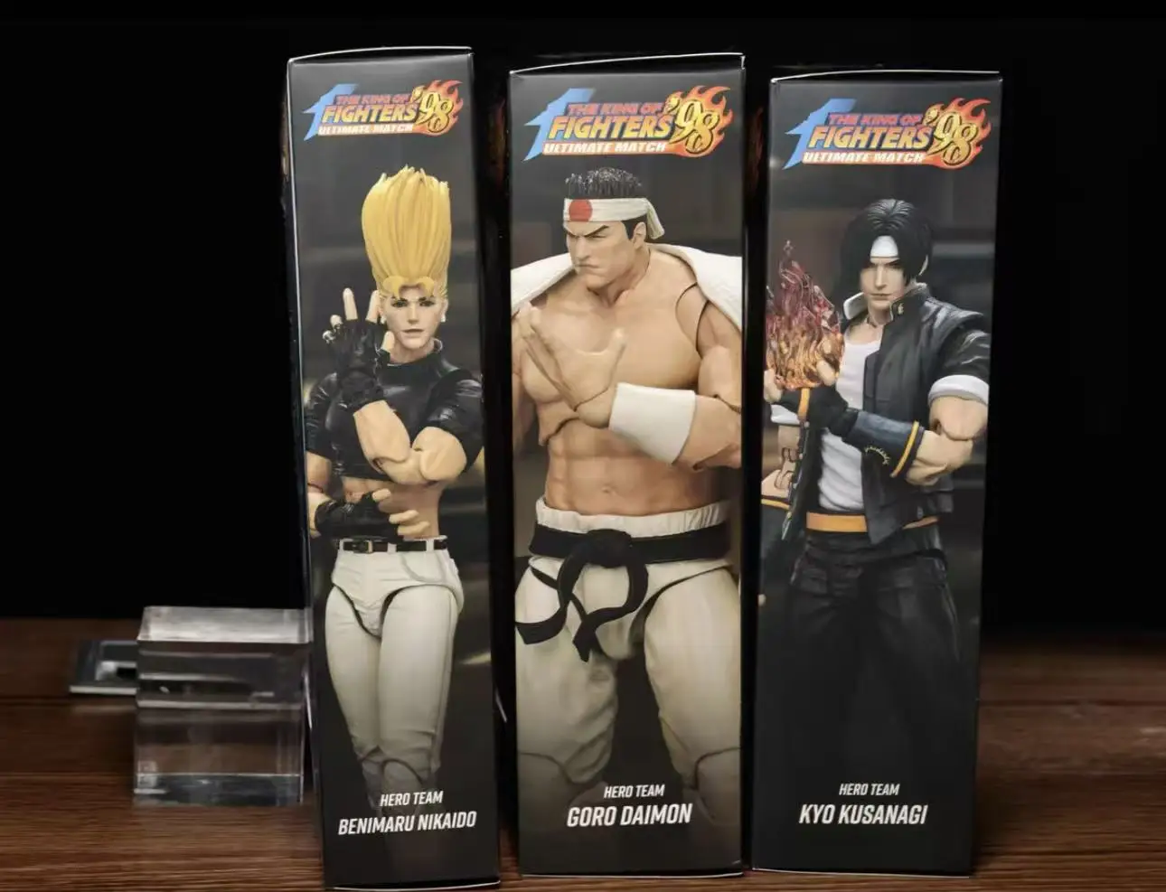 

In Stock Joytoy Dark Sources X SNK King of Fighters 98UM The Protagonist Team Kusanagi Kyo Omen Goro Nikaido Hongmaru Trio