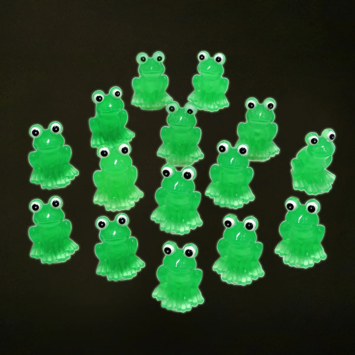 

‌Glow-in-the-Dark Frog Figurines - 15PC Set for Garden Decor