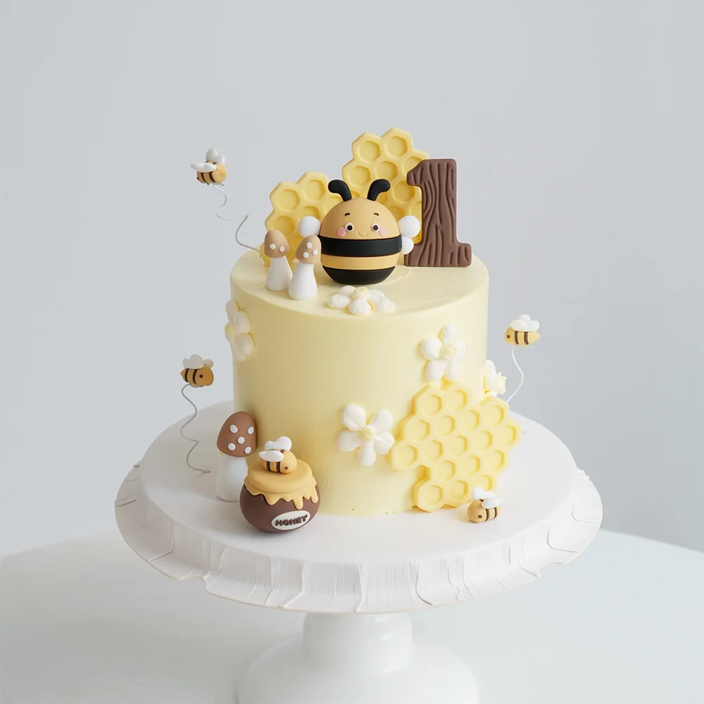 Niedliche Bienen-Themen-Kuchendekorationen: Waben-Holzmaserung-Zahlen-Deko für Babypartys, Kindergeburtstage und Backzubehör – Detail 1