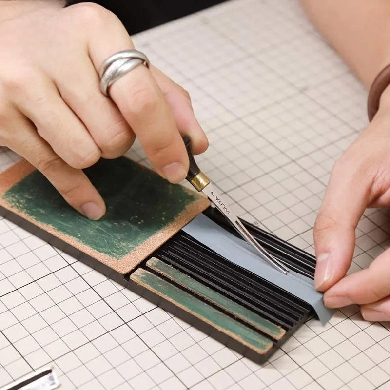 

Multifunctional Leather Edge Beveler Sharpener Sharpening Strop Tool Polish Grind Knife Wide Shovel Cutting Edge Skiving