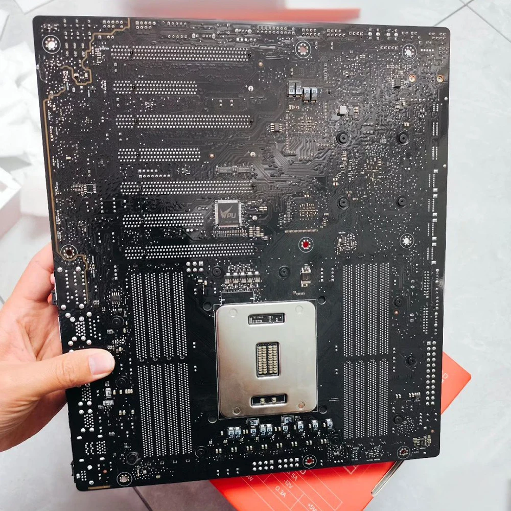 ASUS X99 E 10G WS: A Comprehensive Review for Workstation Enthusiasts