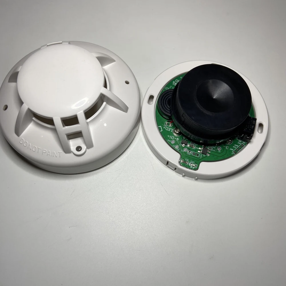 4 Core Cable Indoor Ceiling Smoke Detector 9-24Vdc Fire Alarm Sensor NC/NO Relay Output Signal