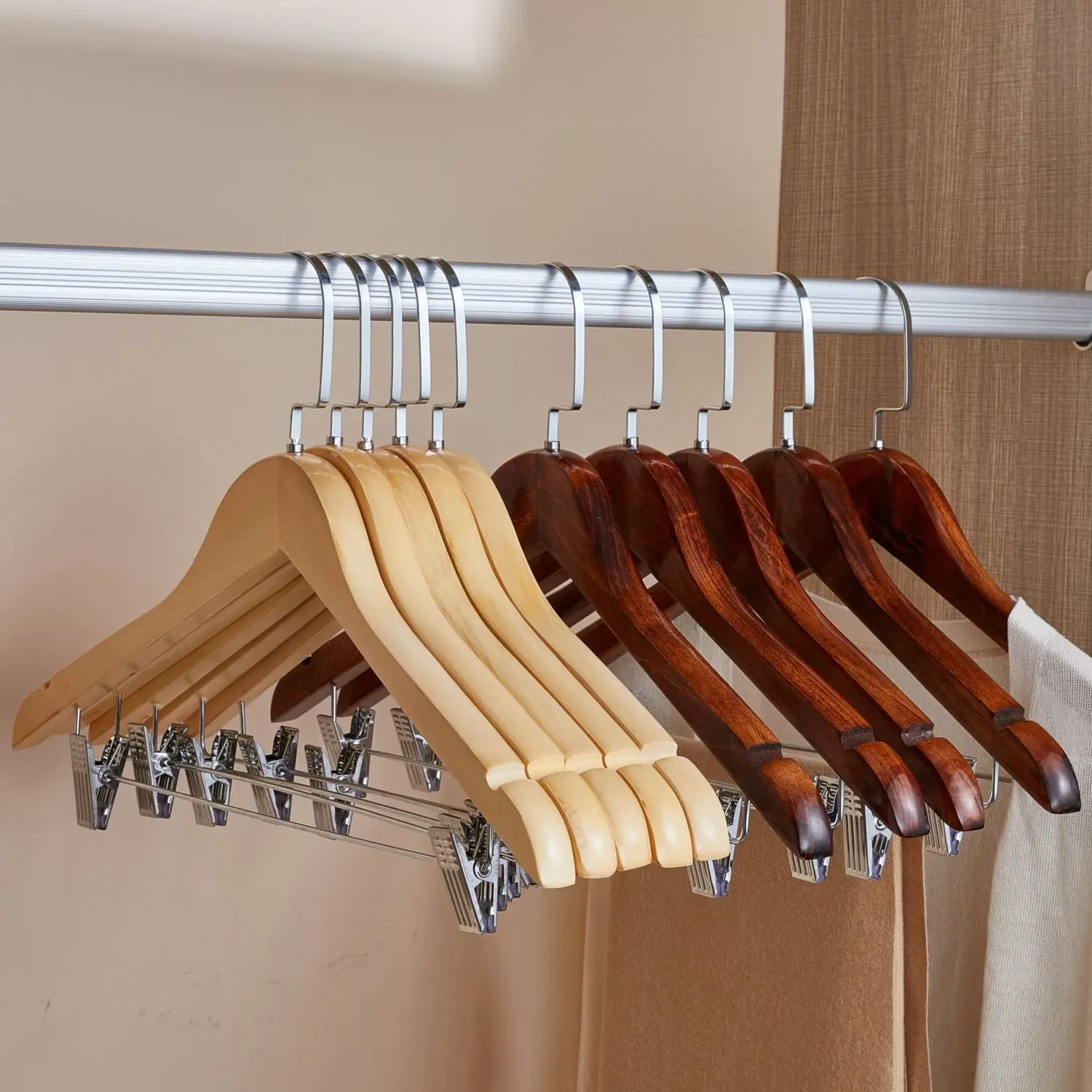 nuevas-perchas-de-madera-paquete-de-5-perchas-resistentes-de-madera-para-abrigos-antideslizantes-para-chaquetas-camisas-pantalones-y-trajes-premium-solidas