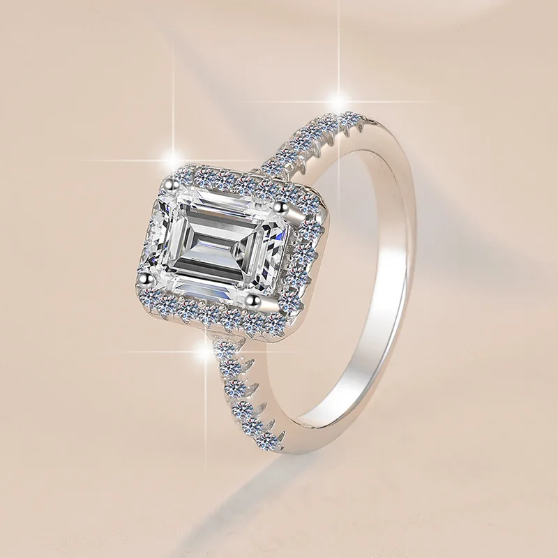 

Rectangular Emerald Cut PT950 Platinum 2CT Moissanite Ring Women's Luxury Sparkling Engagement Gift Band