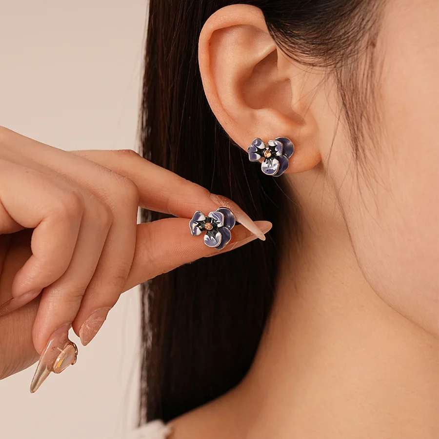 Boho Purple Flower Earrings Gradient Color Mini Oil Dripping Enamel Stud Earrings Retro Piercing Earrings Wedding Jewelry