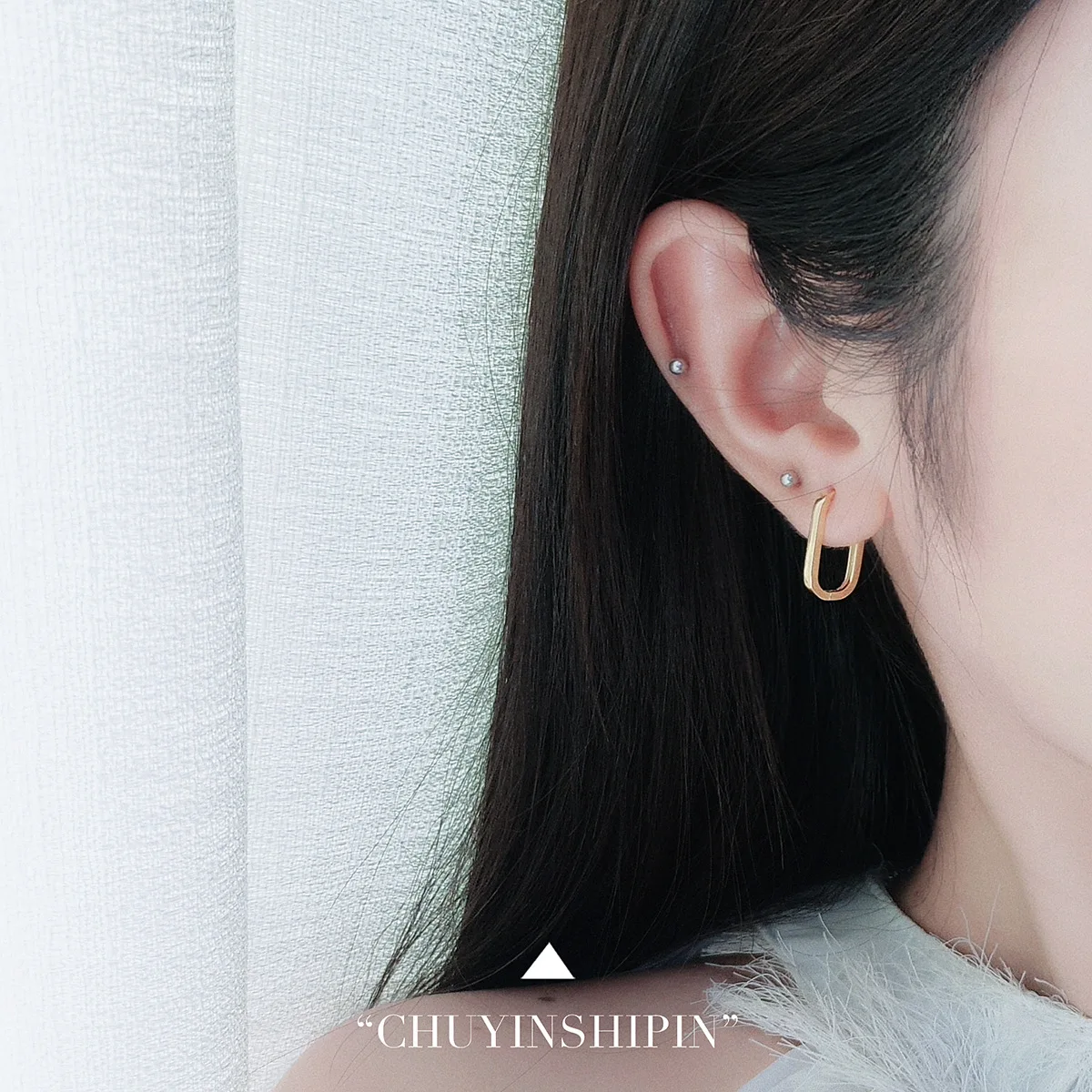 Fashionable s925 sterling silver geometric oval-shaped ear hoops for ladies with aesthetic taste and distinctive style