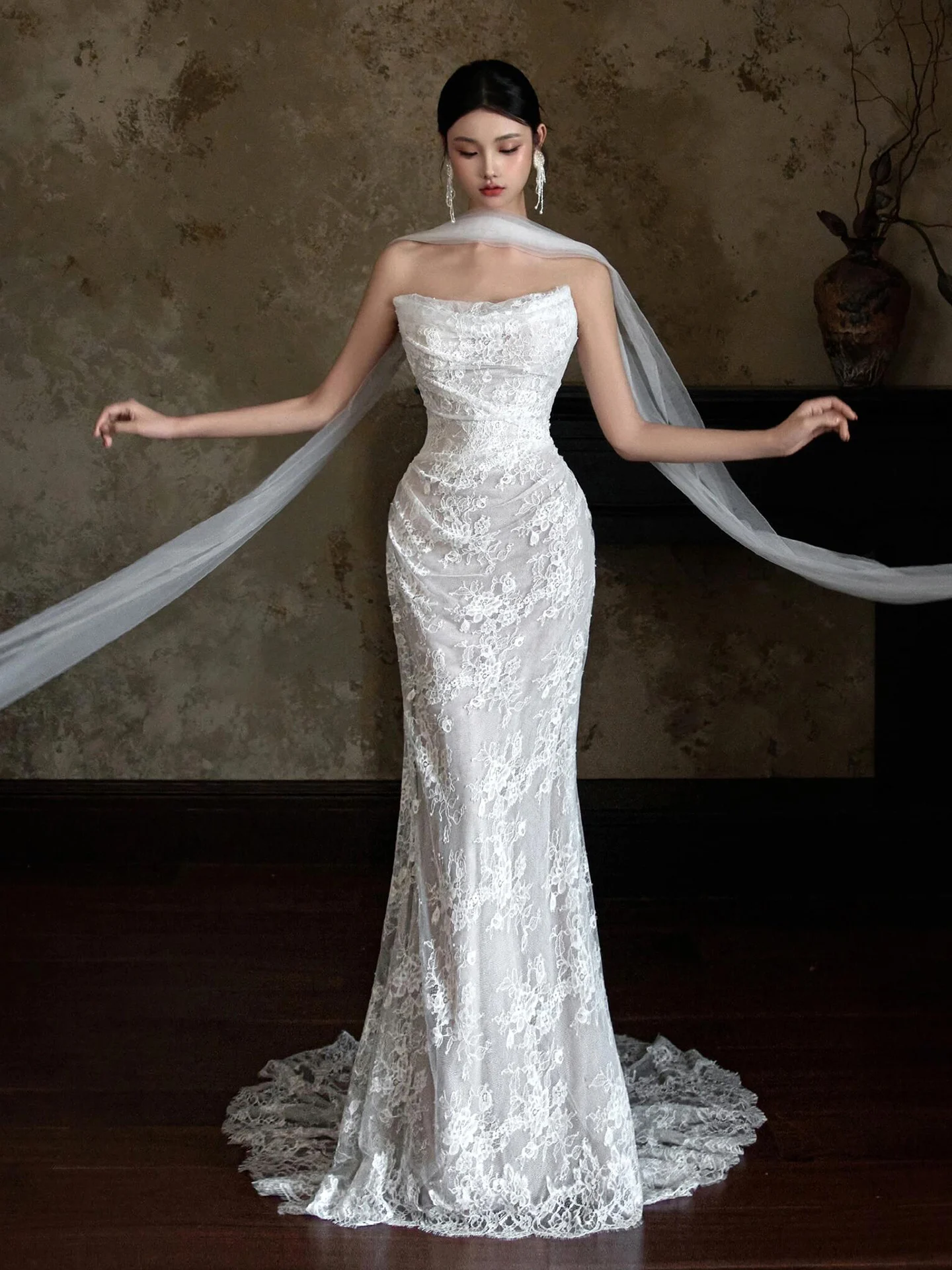 

Elegant Lace Fish Tail Wedding Dress Strapless Long Sleeve Bridal Gown for Hotel Indoor Occasions mid Waist Construction