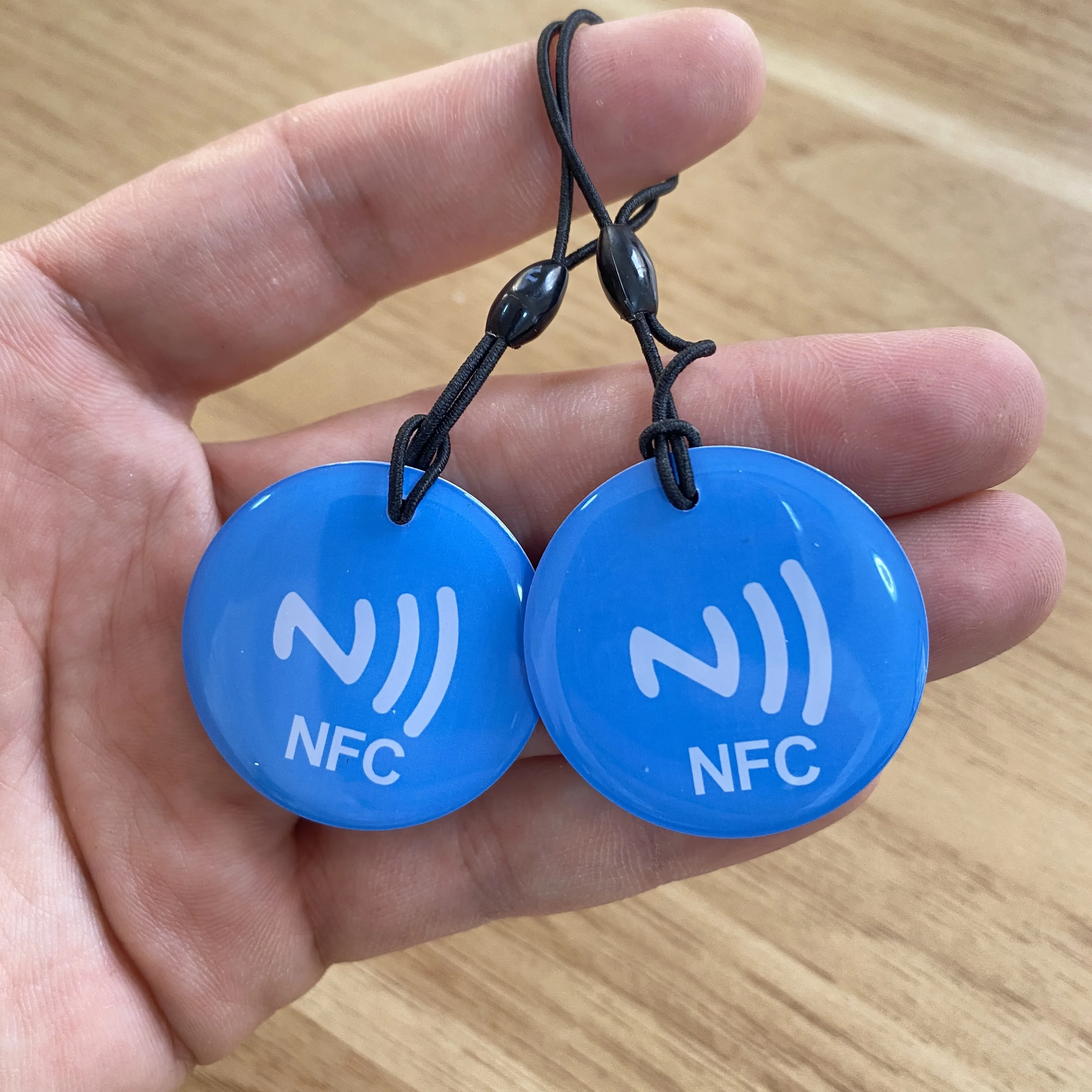 

10pcs 35MM 13.56MHz NFC213 Waterproof NFC Tags Social Media Sharing 144 Bytes Epoxy NFC Key ring Tag