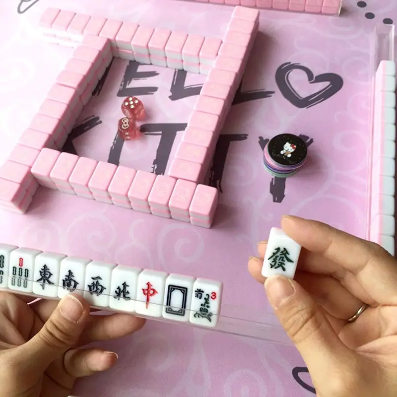 

Cartoon Hello Kitty Mini Mahjong Entertainment Hello Kitty Small Portable Travel Dormitory Outdoor Pink Mahjong Card