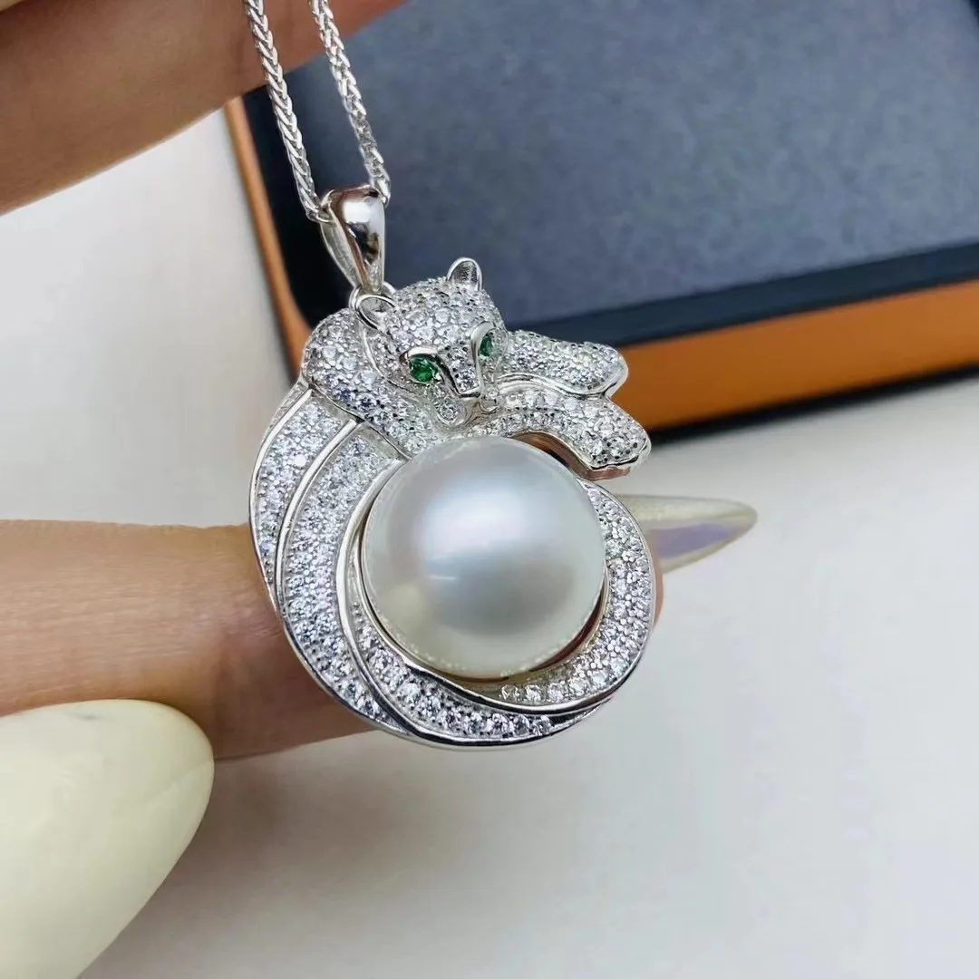 New Pearl Pendant AAA11-12m Nanhai Natural Round Pearl Sleeping Leopard Pendant 925s 18 inch