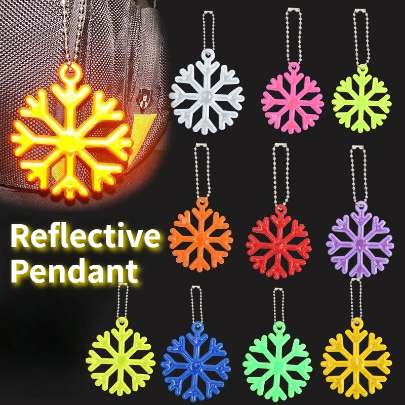 2Pcs Snowflake Shape PVC Reflective Pendant Kid's Schoolbag Charm Night Running & Cycling Safety Warning Signs Glow in The Dark