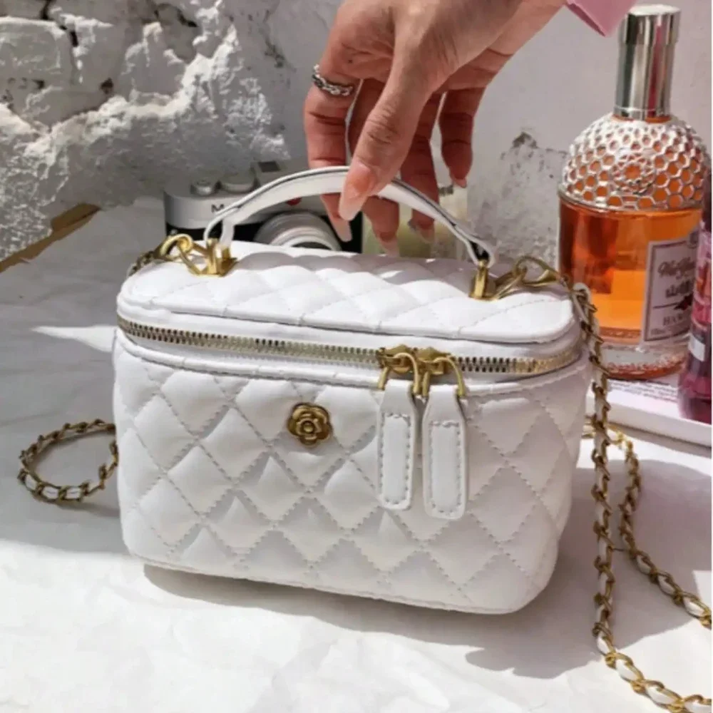 

2026 New Women's Large Capacity Diamond Grid Single Shoulder Diagonal Cross Hand-held Small Square Bag, Famous Luxury Designer