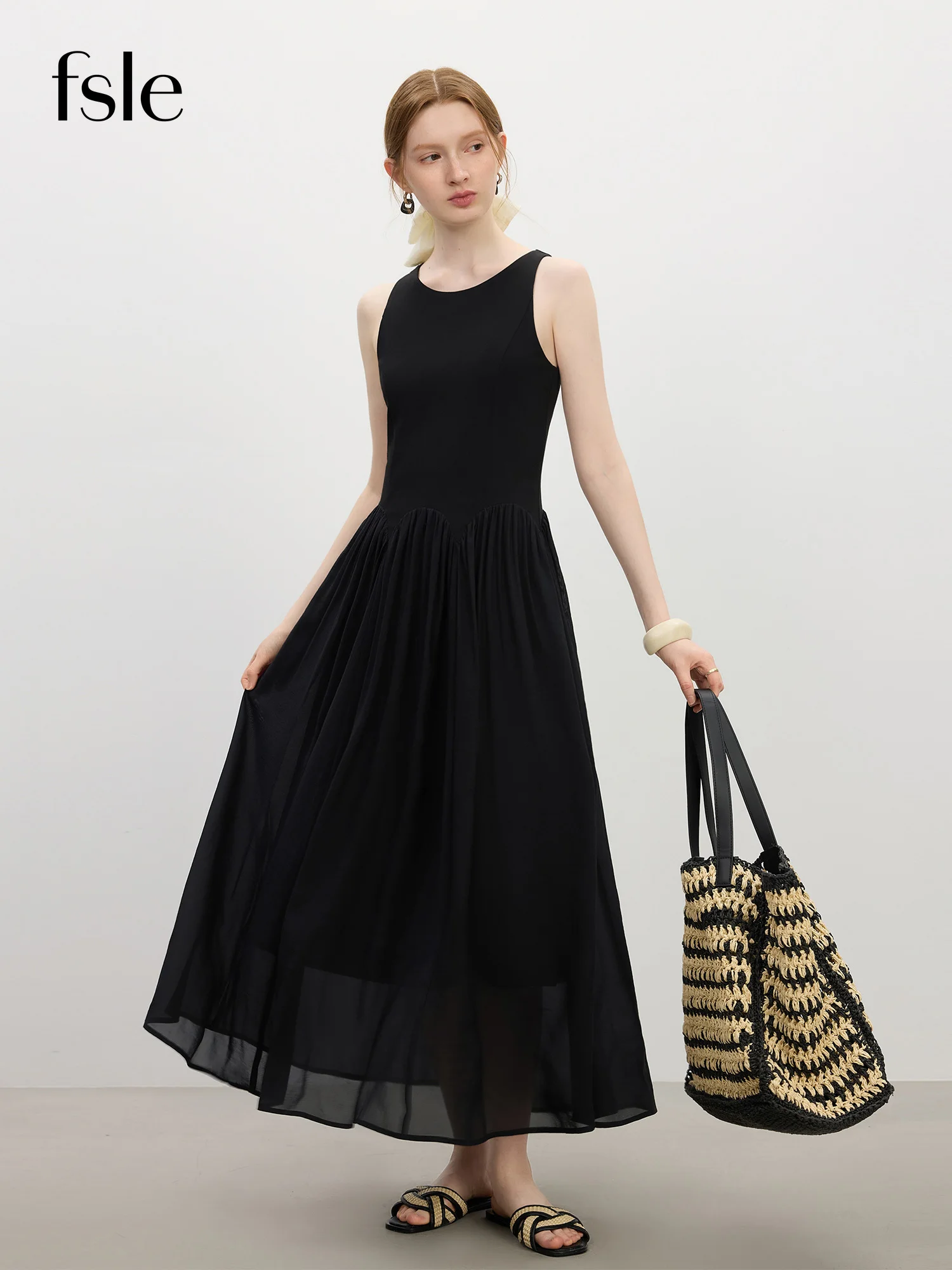 

FSLE Summer 2025 Women's Little Black T-Shirt Dress - French-Inspired Mesh Insert Contour Stitching with Effortless Elegance