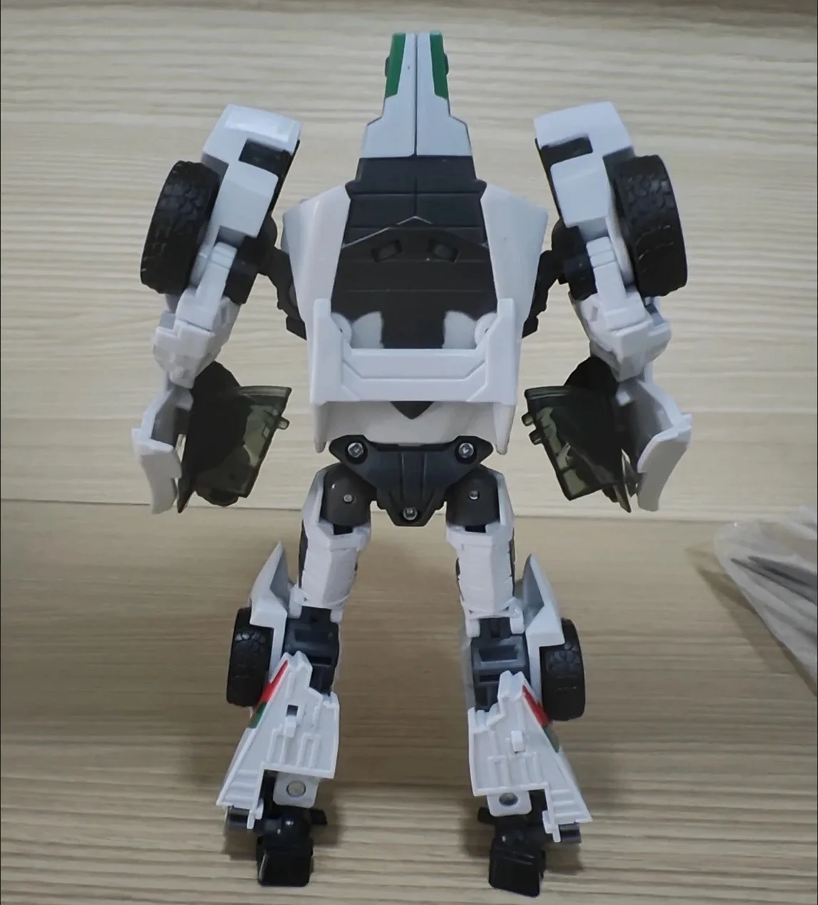 APC Transformation Toys IDW Wheeljack Wandering Warrior with Accessory Kit Action Figure Deformable Car Robot Model Boy Gift view 2
