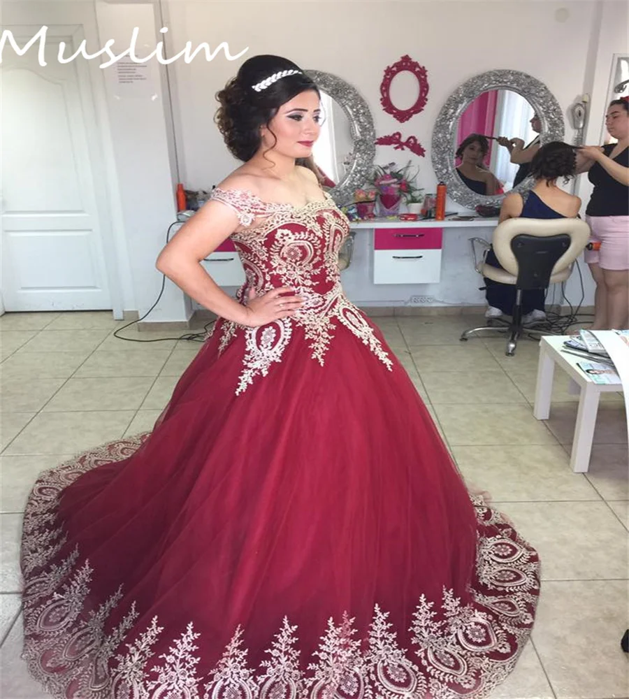 Abito da sposa Vintage vino bordeaux con applicazioni spalle scoperte una linea Tulle abiti da sposa da giardino 2023 Zipper Church Bride Dress