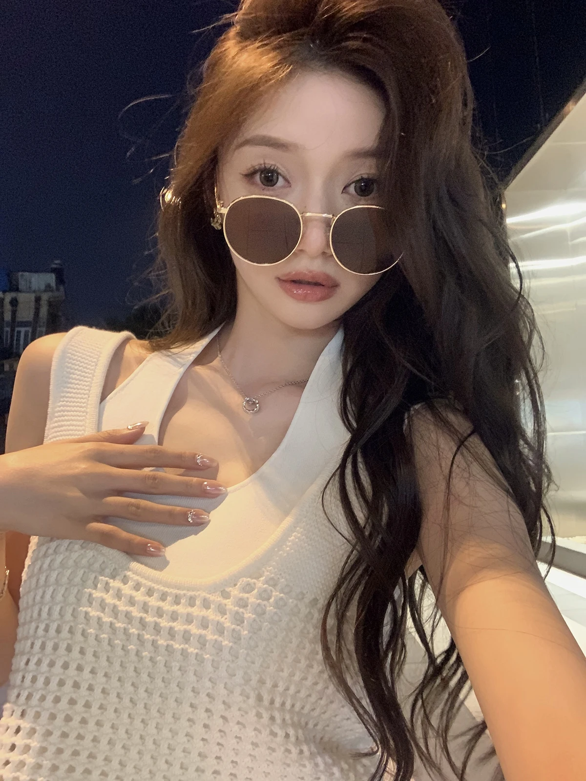 

Модный женский летний комплект из двух предметов: жилет с вырезами и топ-пуловер в стиле «Chen Jin Spicy Girl» для повседневной носки