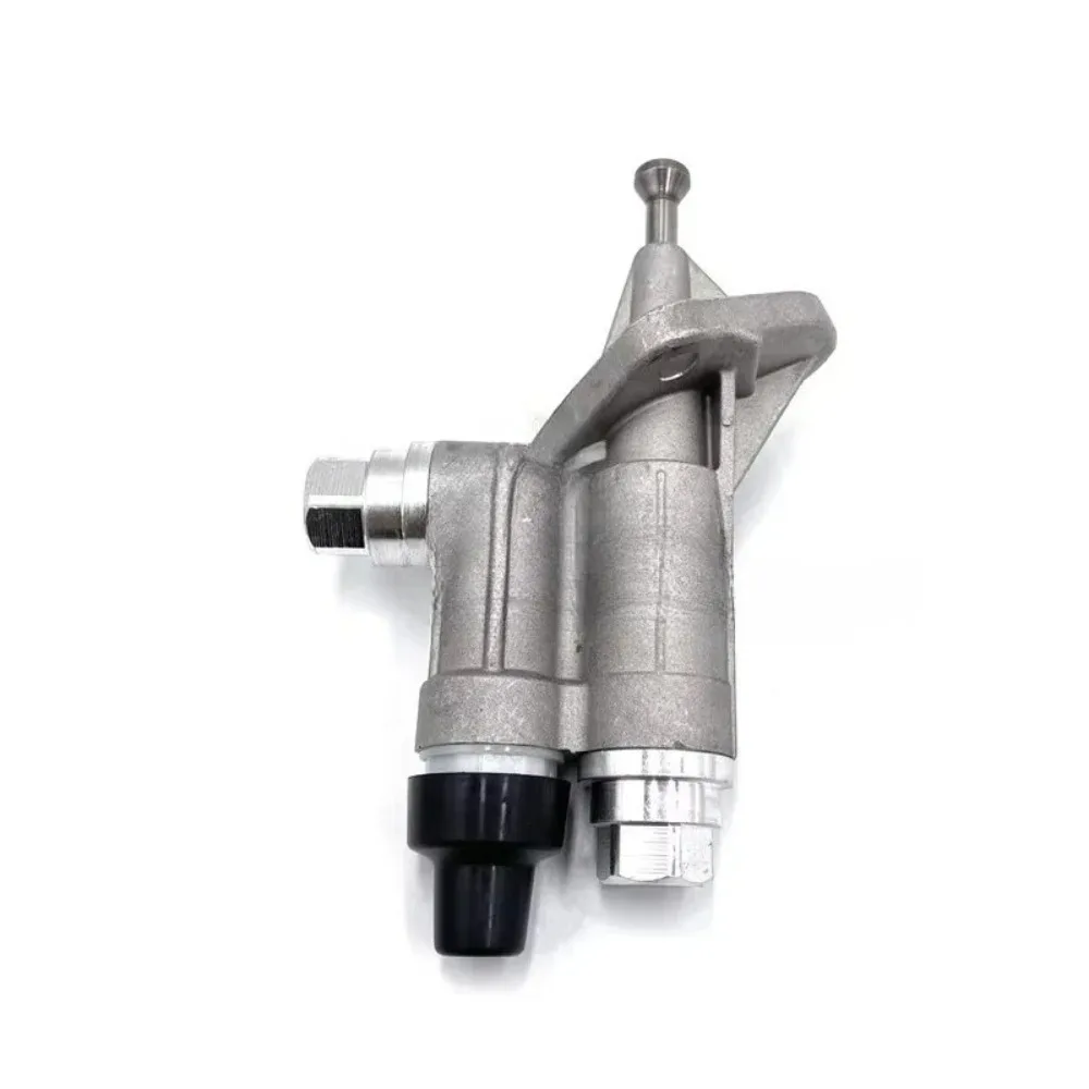 Hand Oil Pump Engine Oil Transfer Pump Excavator Parts for Hyundai R130/210 for Cummins 6BT5.9/4BT3.9