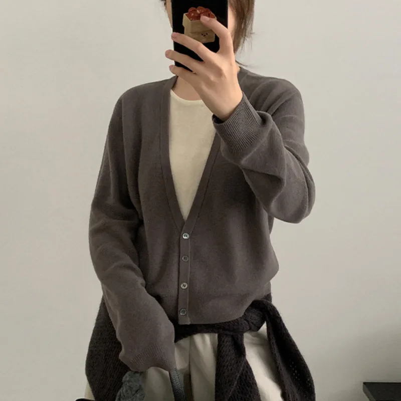 HKSH Autumn Winter New Women Sweater Pullover Color Block Fake Two-Piece Buttoned Elegant High Street Casual Knitted Top HK11566