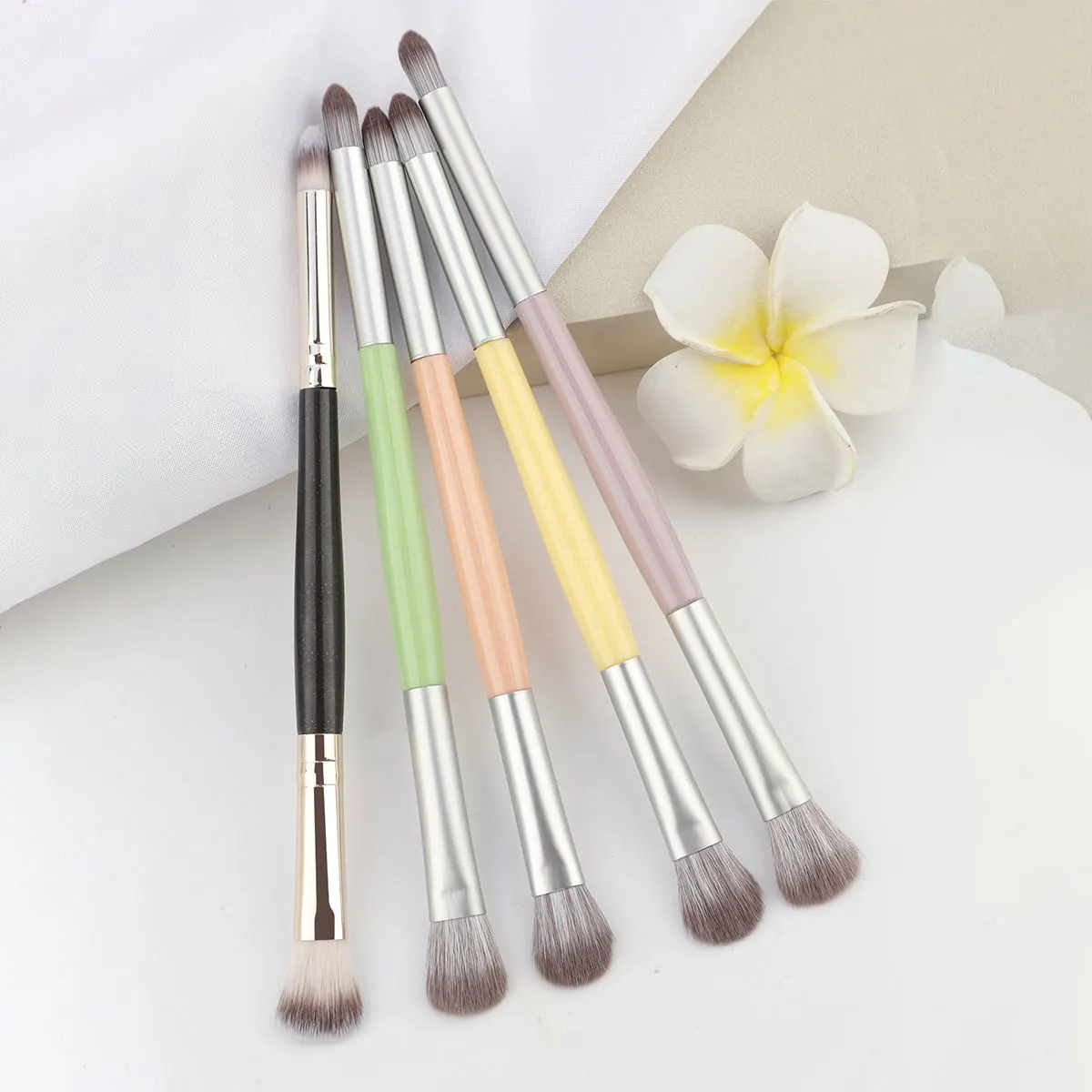 1pcs double head eye shadow brush makeup brush halo dye brush detail brush highlight brush soft fiber hair lying silkworm brush