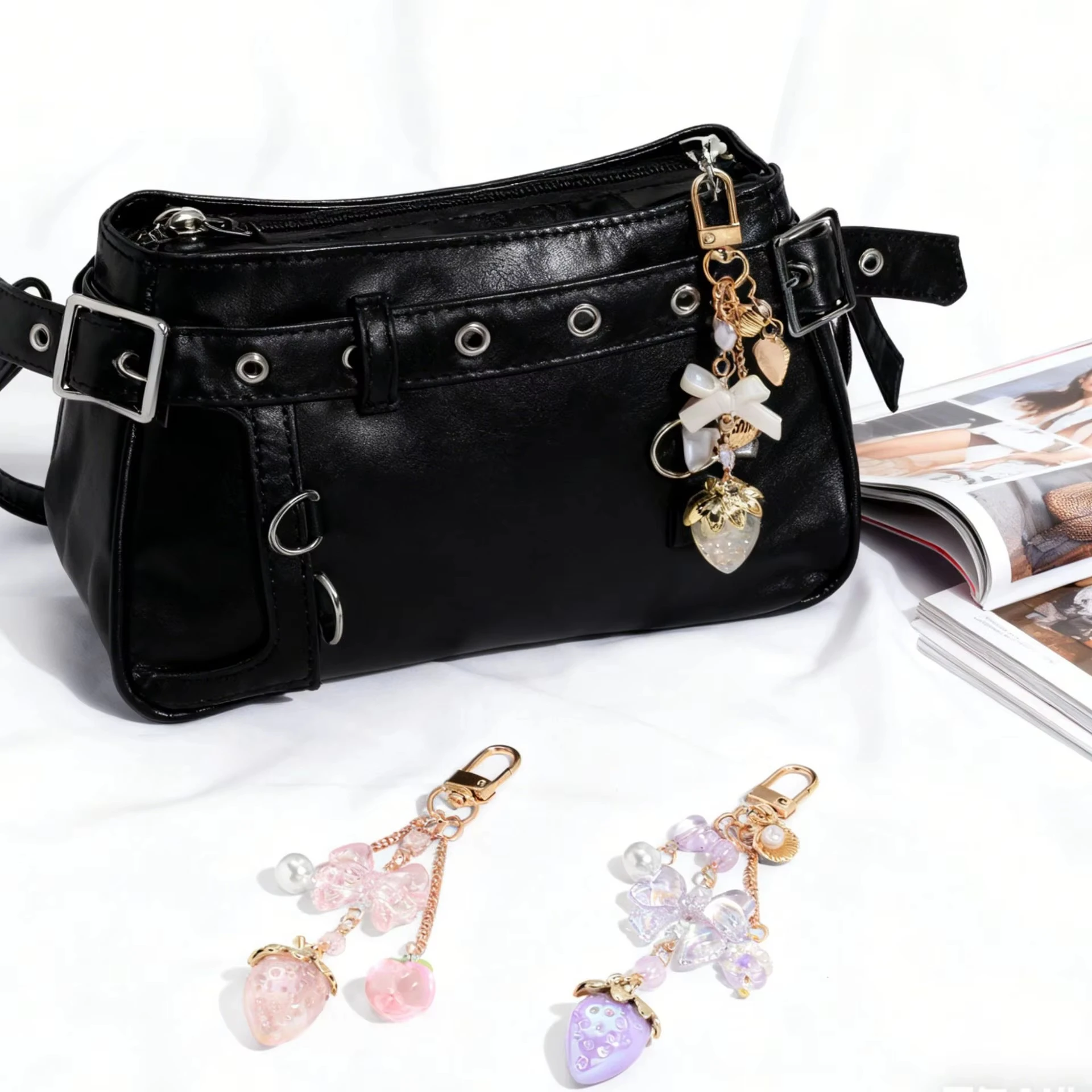 

Cute Flower Peach Y2K Key Chain Bowknot Resin Key Ring Strawberry Bag Pendant Women