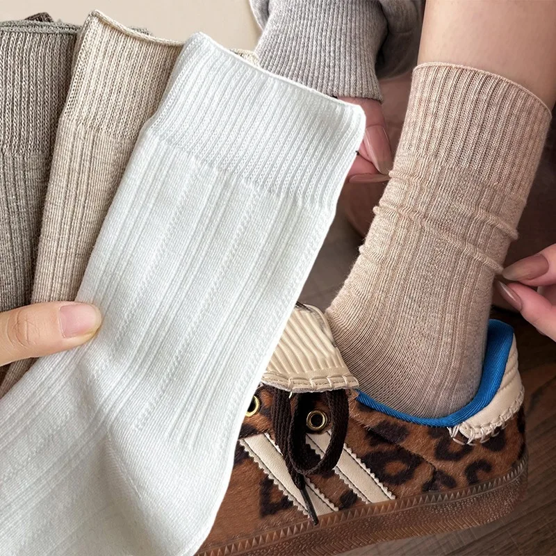 Calzini a metà polpaccio retrò tinta unita Calzini casual Harajuku giapponesi semplici alla moda di base Calzini morbidi e confortevoli per la casa autunno inverno