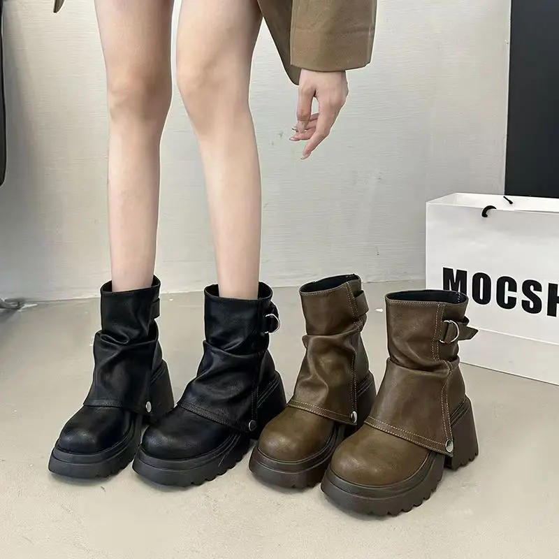 

2026 Fall/Winter Fashion Thick-soled Wide-heel Short Boots for Women - Versatile Retro Casual Leather Shoes