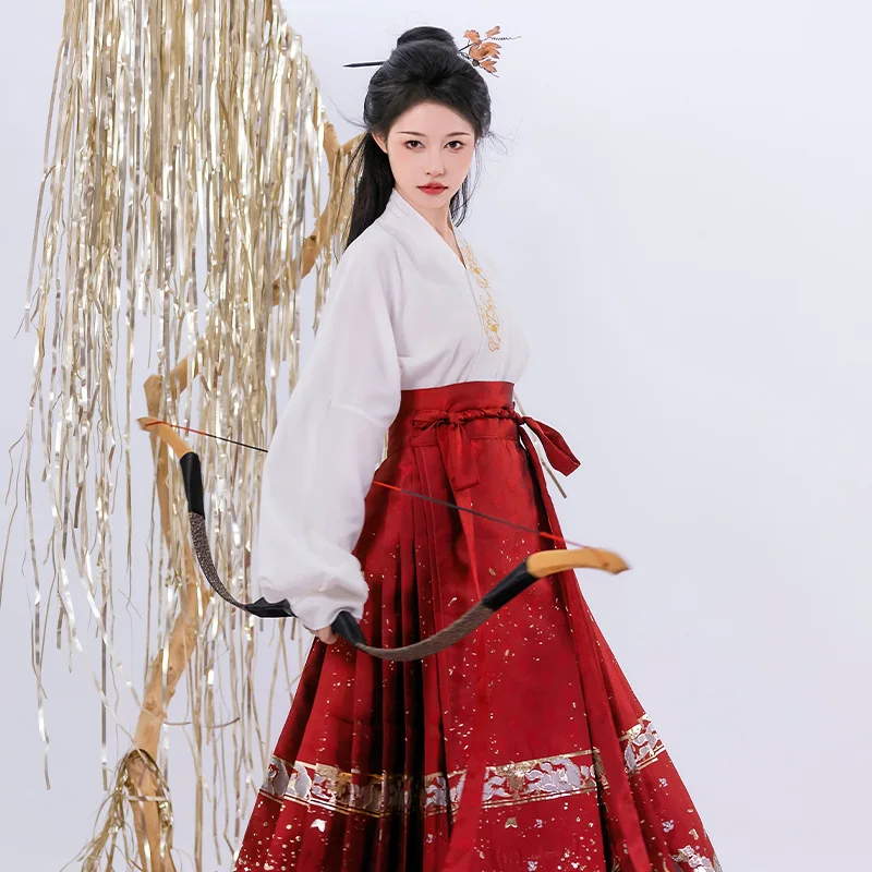 

2023 new Hanfu female Ming style makeup flower weaving gold horse face skirt new Chinese daily commute