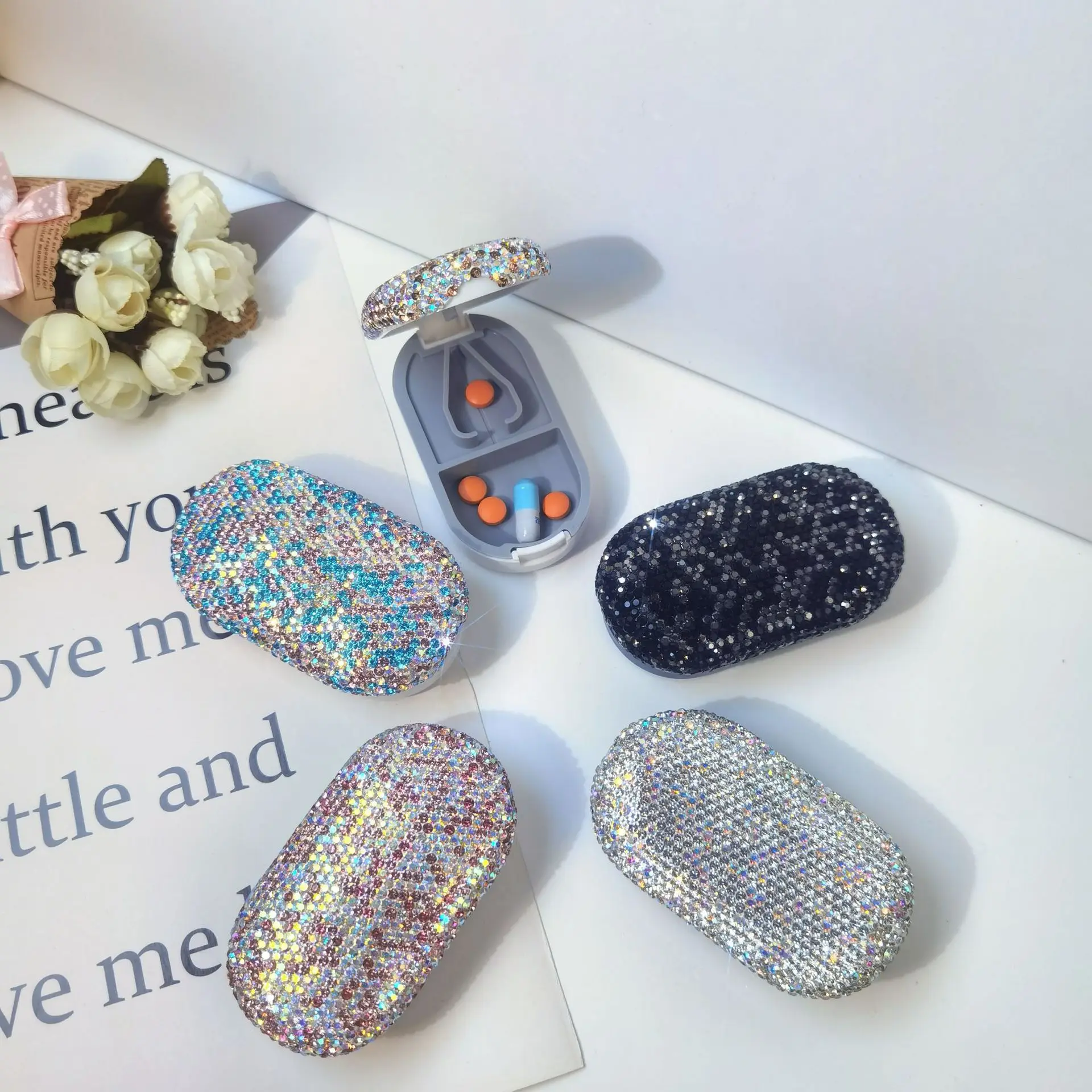 Bling Rhinestone Medicine Cutter Tablet Splitter Home Use Medicine Box Dispenser Portable Pill Cutter Medicine Storage Box