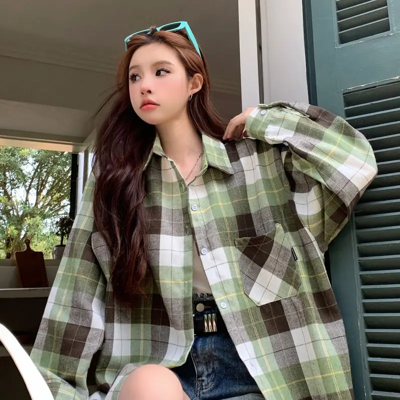 

Ретро-рубашка в американском стиле, светло-зеленая в клетку, с длинным рукавом, женская повседневная свободная рубашка, осенняя универсальная верхняя одежда для пар, из полиэфирного волокна