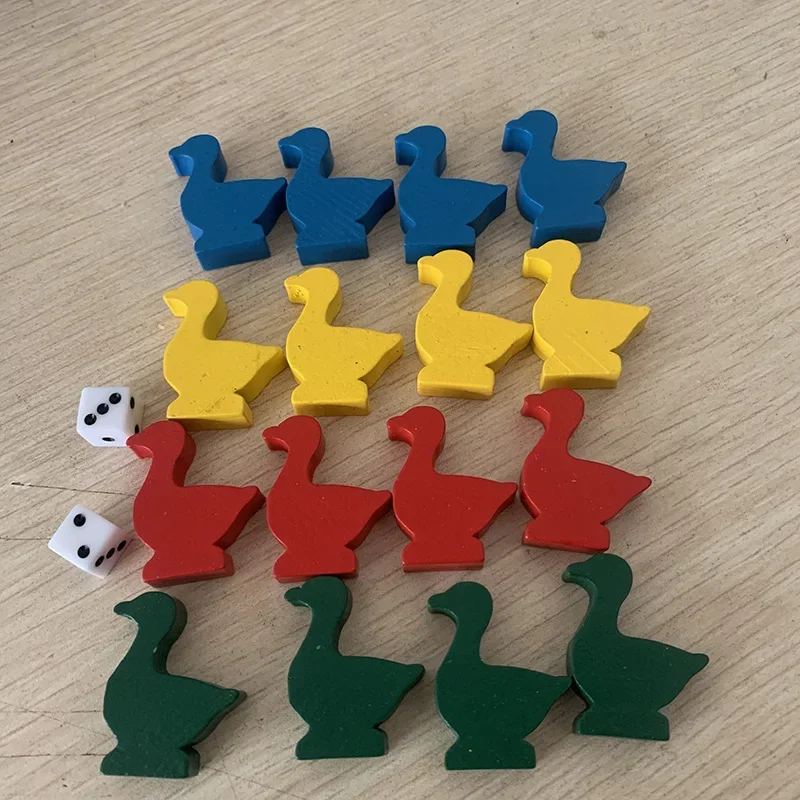 16pcs/set Goose Shaped Wooden Chess Game Accessories