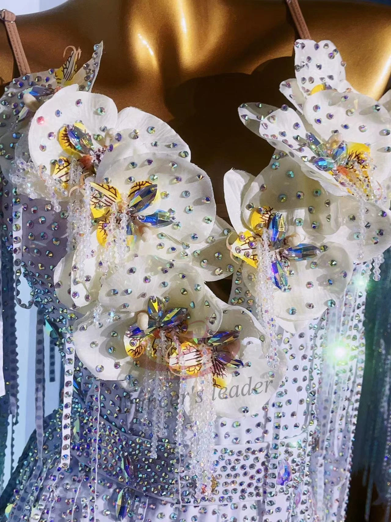 

Униформа для соревнований по латинским танцам, высококачественное изготовленное на заказ белое цветочное платье с поясом и бриллиантами на подтяжках, стандартное платье Samba