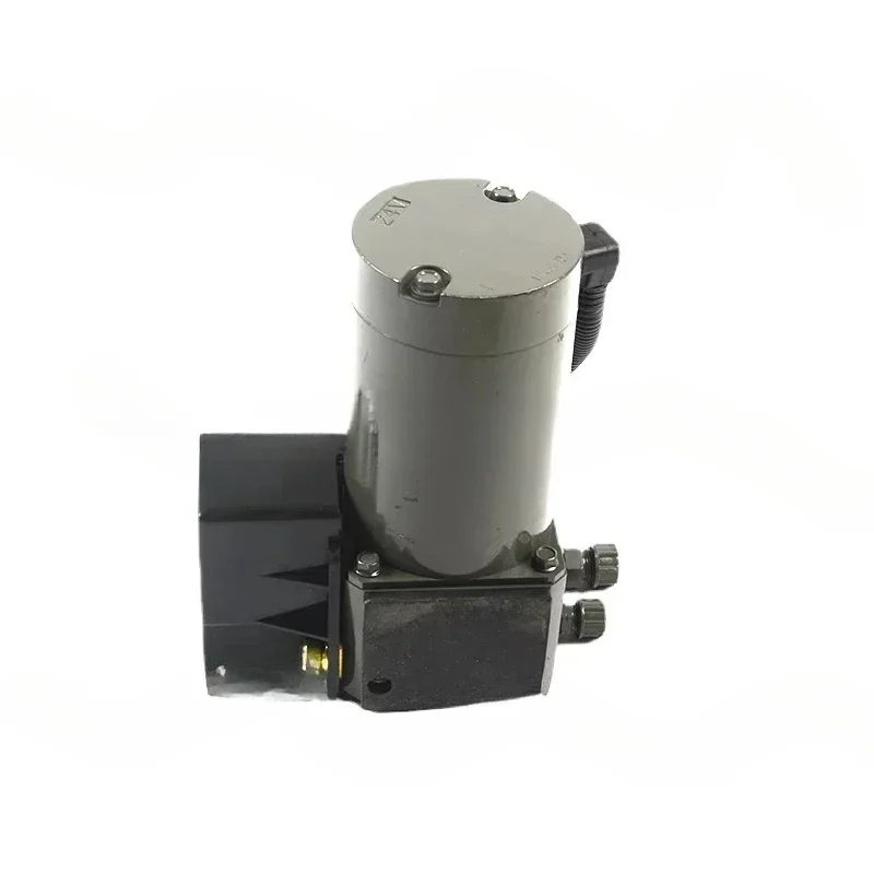 WG9925820031 A7 المقصورة الإلكترونية المحرك Sinotruck HOWO A7 مضخة الرفع الهيدروليكية